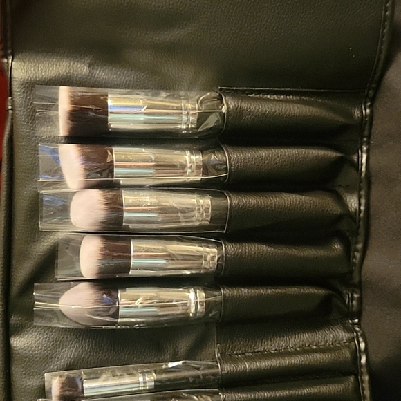 Makeup Brush Set - Picture 3 of 5
